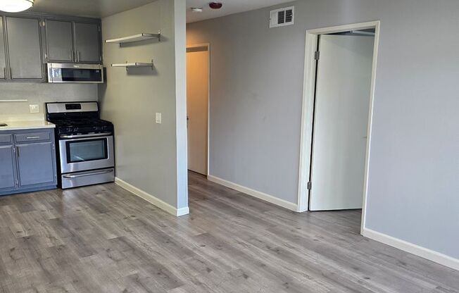 829 Bunker Hill