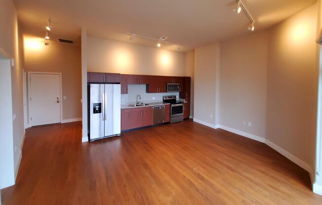 1 bed, 1 bath, 881 sqft, $1,725, Unit 401