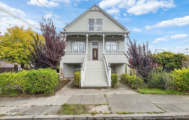 1702 Paru St #B - 4 bedroom | 2 bathroom