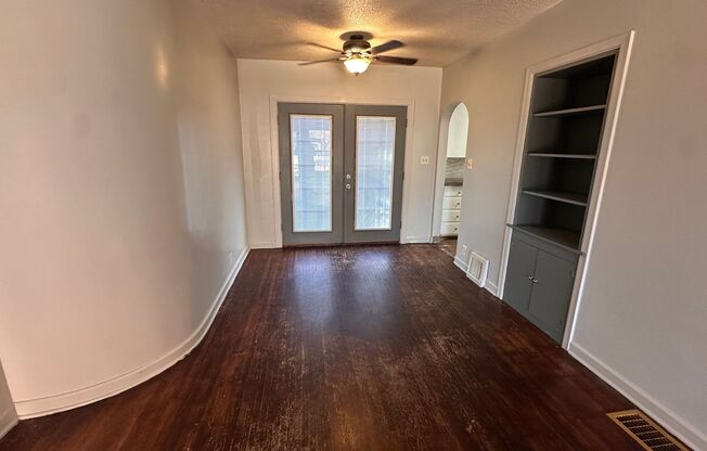 2 beds, 1 bath, $950