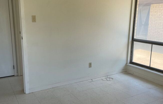 2 beds, 1 bath, 1,000 sqft, $1,250