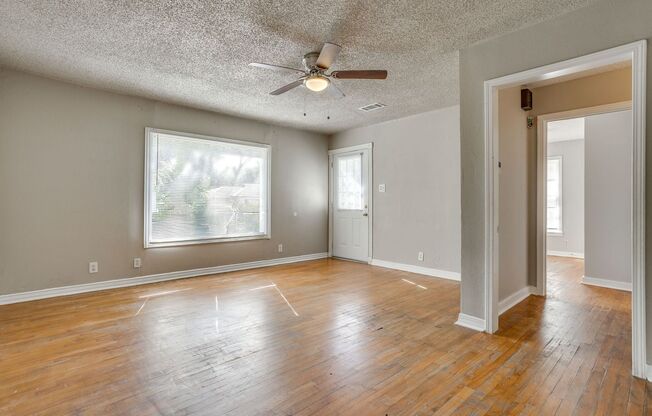 Cute 3 bed, 1 bath in Richland Hills- Birdville ISD- 76118