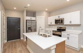 Welcome to Water's Edge At The Woodlands