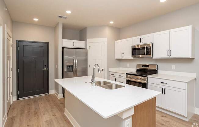 Welcome to Water's Edge At The Woodlands