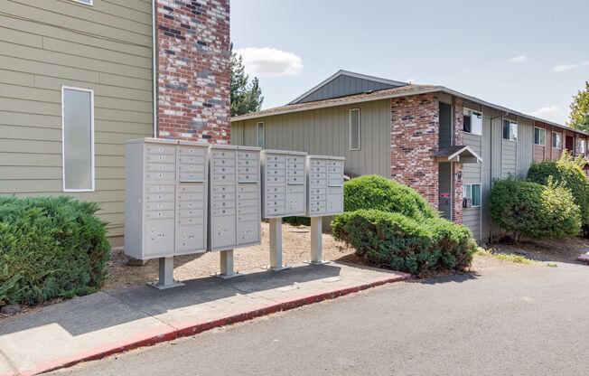 3 beds, 1 bath, 872 sqft, $1,850, Unit 2-25