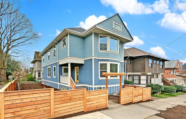 1425 E Union Rooming House