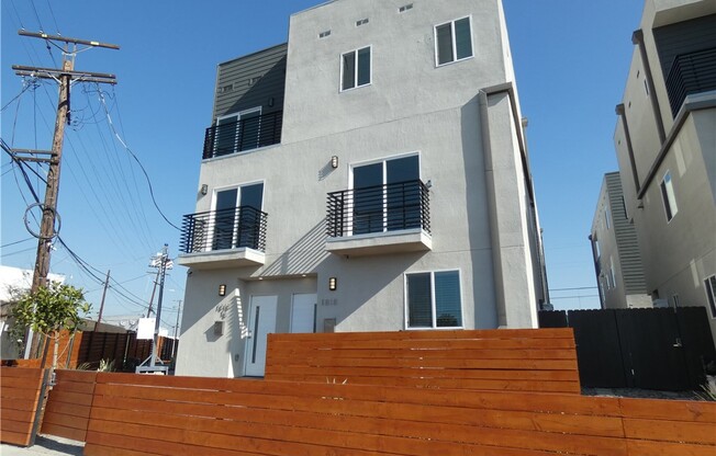 1818 THURMAN AVE