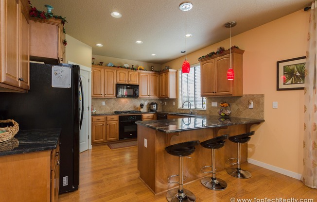 Stunning 3 BD* 3 Full Bath* Single Family Home Located In Orenco! This Big Luxury Home Has it All*By Intel & Park*Fncd