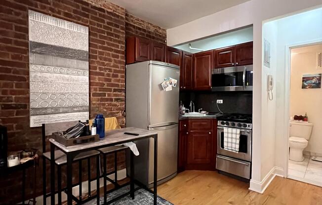 335 W 85 ST