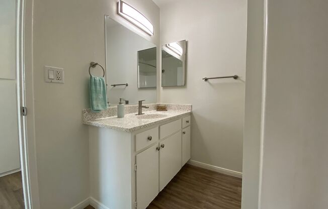 1 bed, 1 bath, 700 sqft, $2,425, Unit 50-19