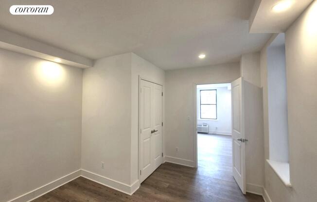 1 bed, 1 bath, $5,500, Unit 10I