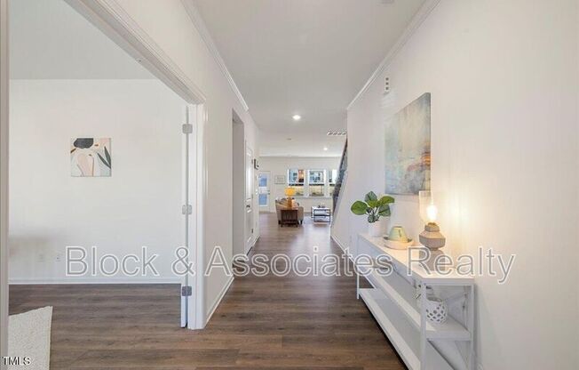 504 MORNING GLADE ST