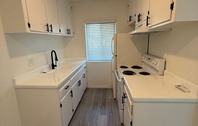 1 bed, 1 bath, 450 sqft, $2,395, Unit 30