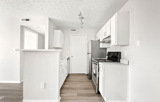 1 bed, 1 bath, 680 sqft, $980