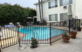 18600 BURBANK BLVD