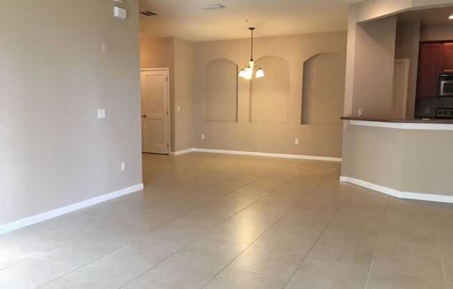 Beautiful 3/2 2nd Floor condo in gated Flora Ridge of Kissimmee!