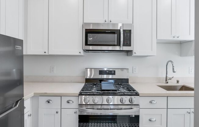 1 bed, 1 bath, 597 sqft, $1,650, Unit 207