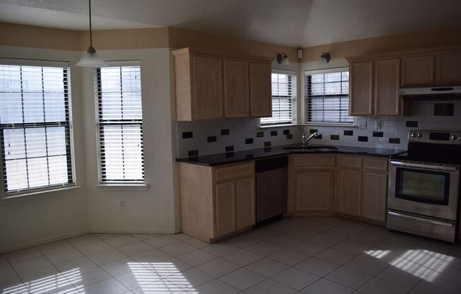 3 beds, 2 baths, $1,450