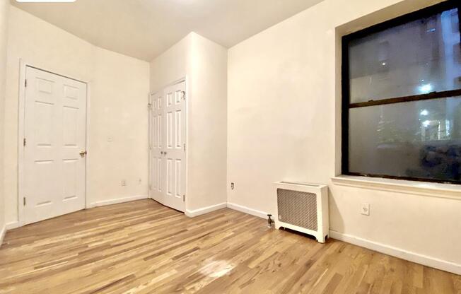 2 beds, 1 bath, $2,550, Unit 26