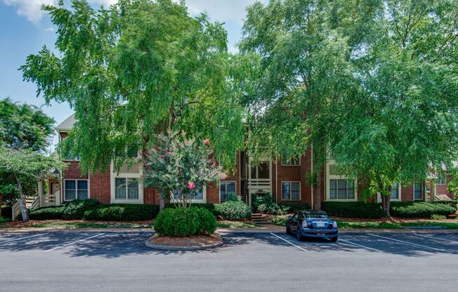 Beautiful Two Bedroom Green Hills Condo With Office