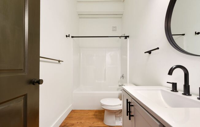 1 bed, 1 bath, 400 sqft, $1,250, Unit Bowtie High-211