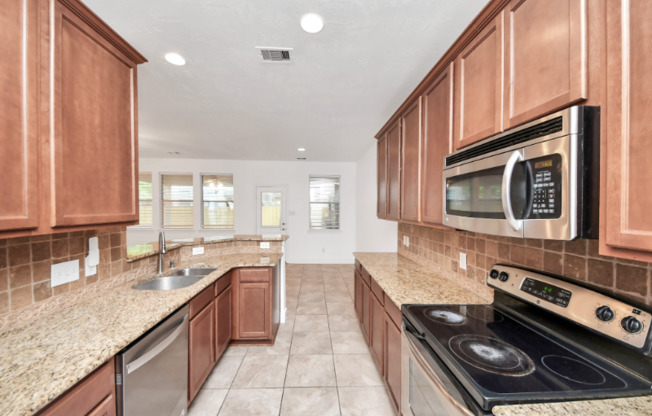 6 WHITEKIRK PL