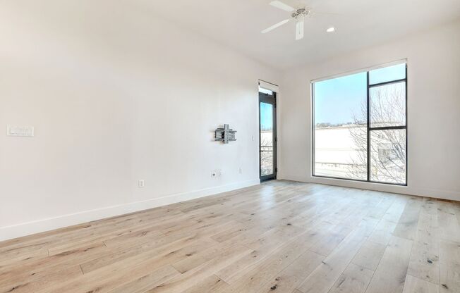 Gorgeous Contemporary 2/2 Condo in 78704