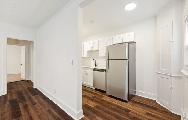 1 bed, 1 bath, 685 sqft, $2,100