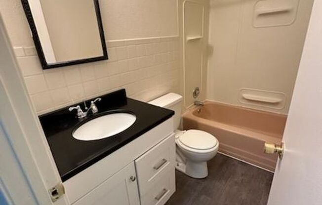 2 beds, 1 bath, $840, Unit 2309-4