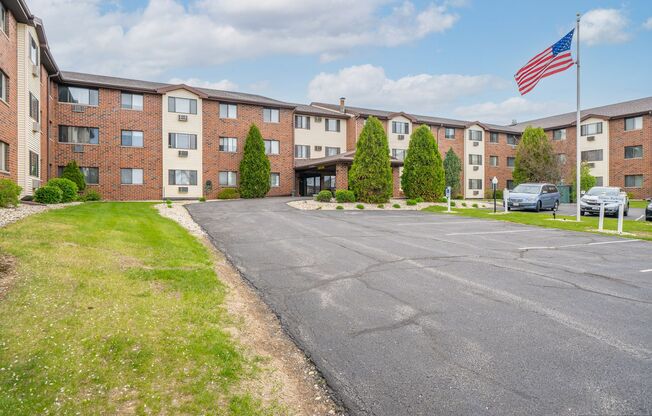2 beds, 2 baths, 950 sqft, $1,199, Unit 227