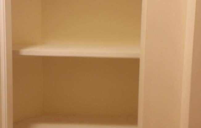 2 beds, 1 bath, $3,600, Unit 14