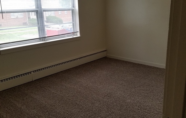 2 beds, 1 bath, 695 sqft, $725, Unit 1500-302