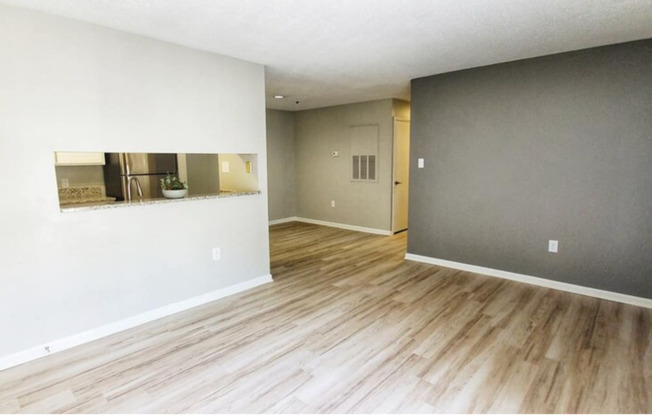 2 beds, 1 bath, 835 sqft, $1,365, Unit 2338L