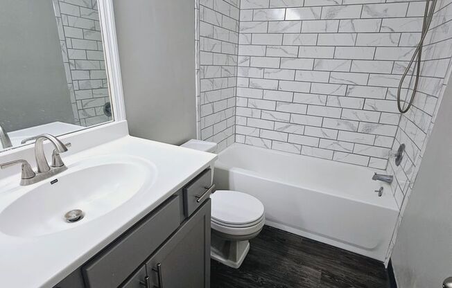 2 beds, 2 baths, 974 sqft, $1,250, Unit 3809-2D