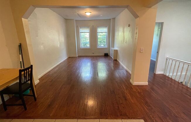 3 beds, 1 bath, $2,800, Unit 2