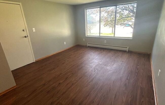 1 bed, 1 bath, 500 sqft, $835, Unit 570-01