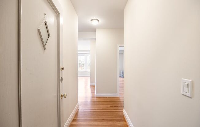 990 Bay Street (1114r)