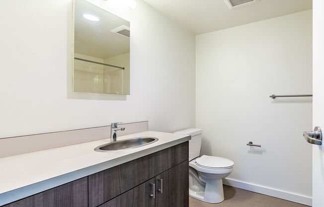 1 bed, 1 bath, 650 sqft, $1,949, Unit 705