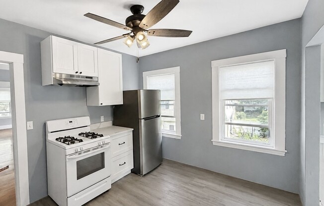 2 beds, 1 bath, 1,000 sqft, $2,400, Unit 2