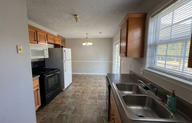 3 beds, 2 baths, $1,750