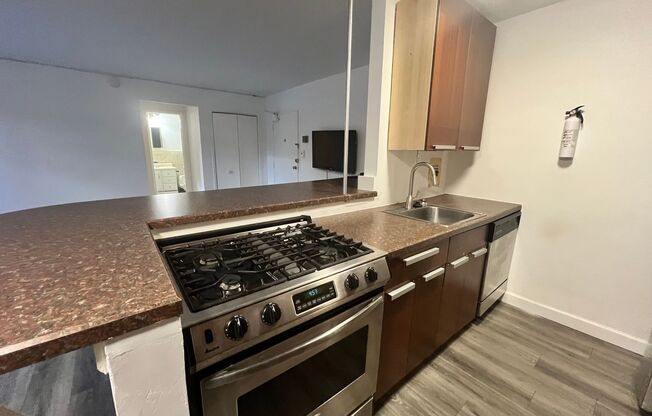 1 bed, 1 bath, $1,800, Unit (#103)