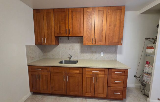 Two-bedroom apartment, with double pain glass windows, Oak laminate floors