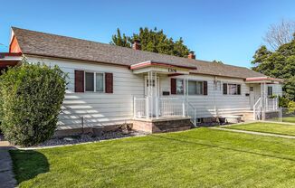 2-Bed 1-Bath Duplex Unit in the Heart of Richland