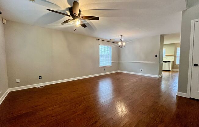 Modern 2 Story 3 Bed 2 Bath Near Sea World San Antonio ~ it's a Beauty!