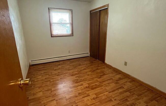 3 beds, 1.5 baths, 1,100 sqft, $1,980, Unit F-12