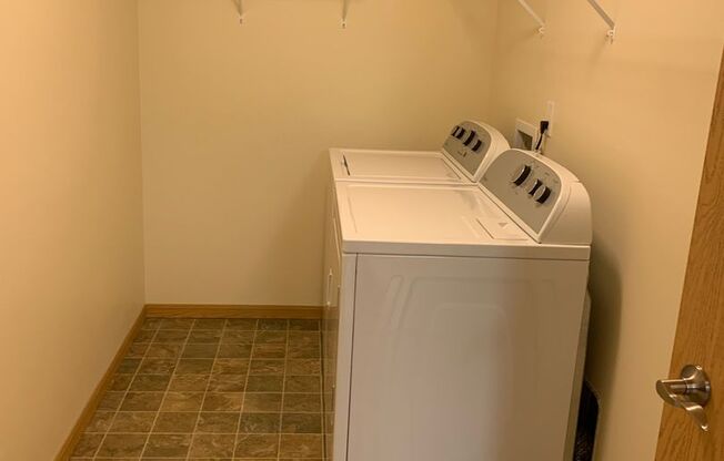 2 beds, 2 baths, 982 sqft, $1,245, Unit 615-210