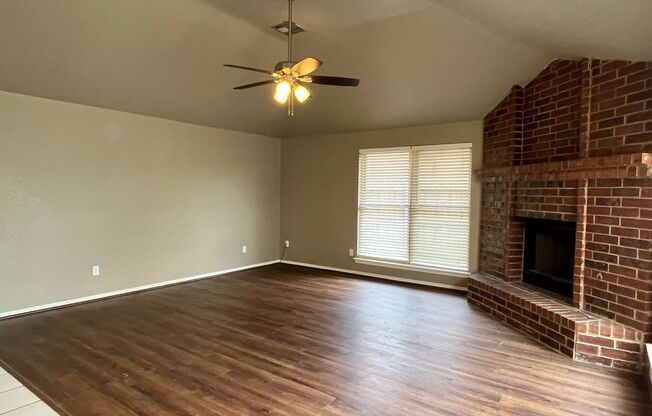 Spacious 3 bed 2 bath in Edmond!