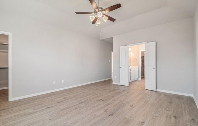 NEVER LIVED IN Spacious 4 Bedroom In Clear View Estates