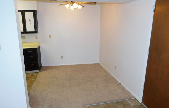 1 bed, 1 bath, 637 sqft, $850, Unit 02 - 202