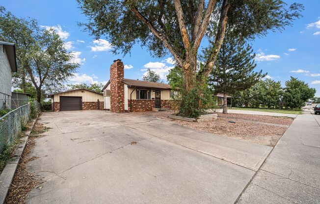 4 Bed ranch home in Pueblo with Garage!